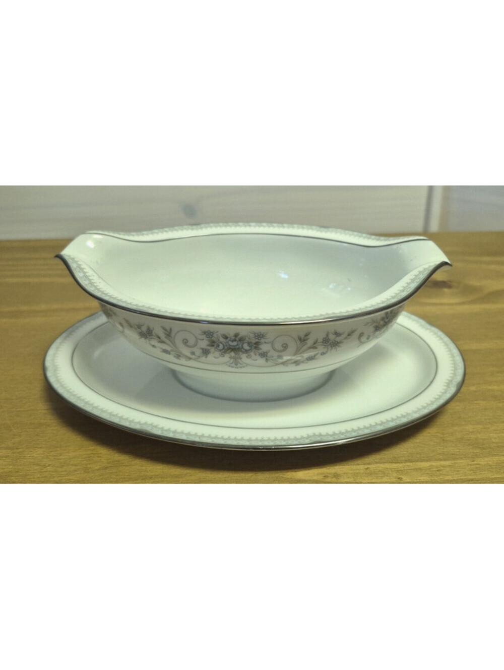Noritake Colburn Gravy Boat Bowl with attached under plate #6107 Platinum Trim